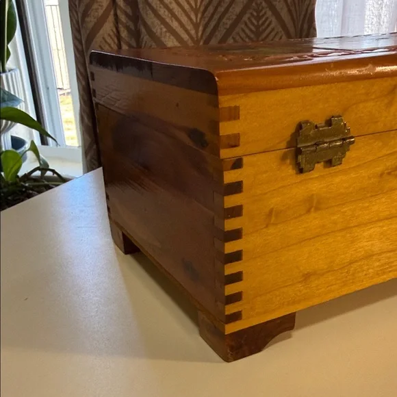 Vintage Cedar Wood Trinket Box, Lake Decoupage (MCM) - Picture 6 of 11